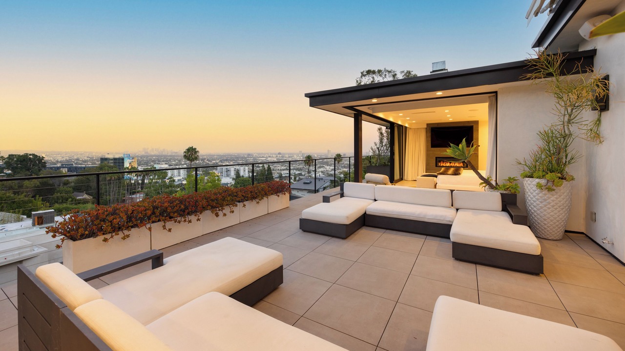 Photo of Patio Balcony in Hollywood Hills West