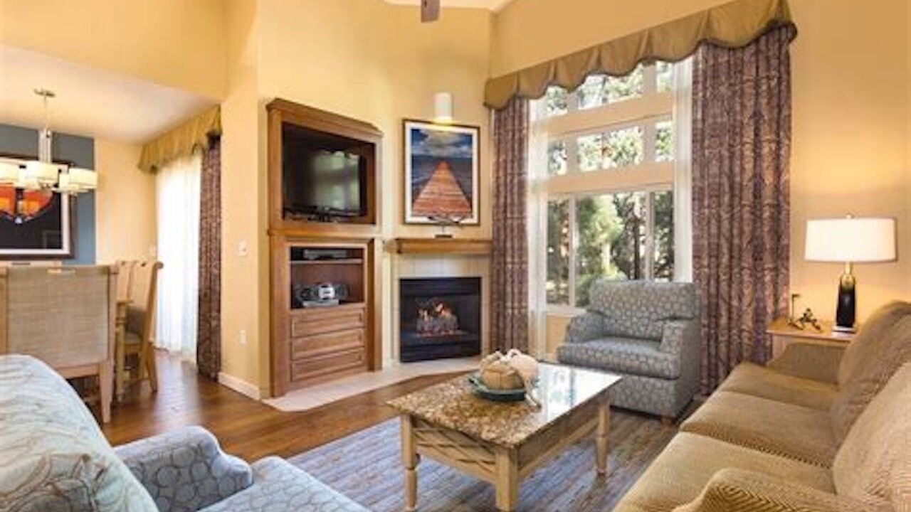 Photo of Livingroom in Round Hill Village