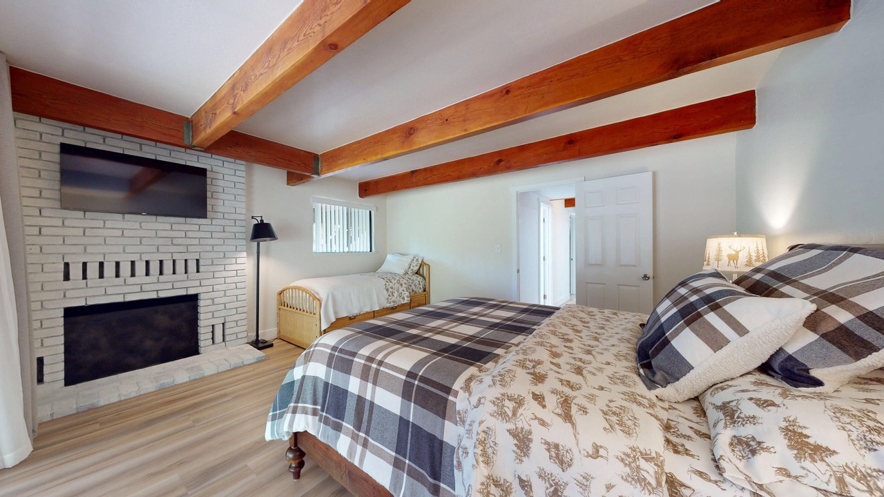 Photo of Livingroom in Groveland