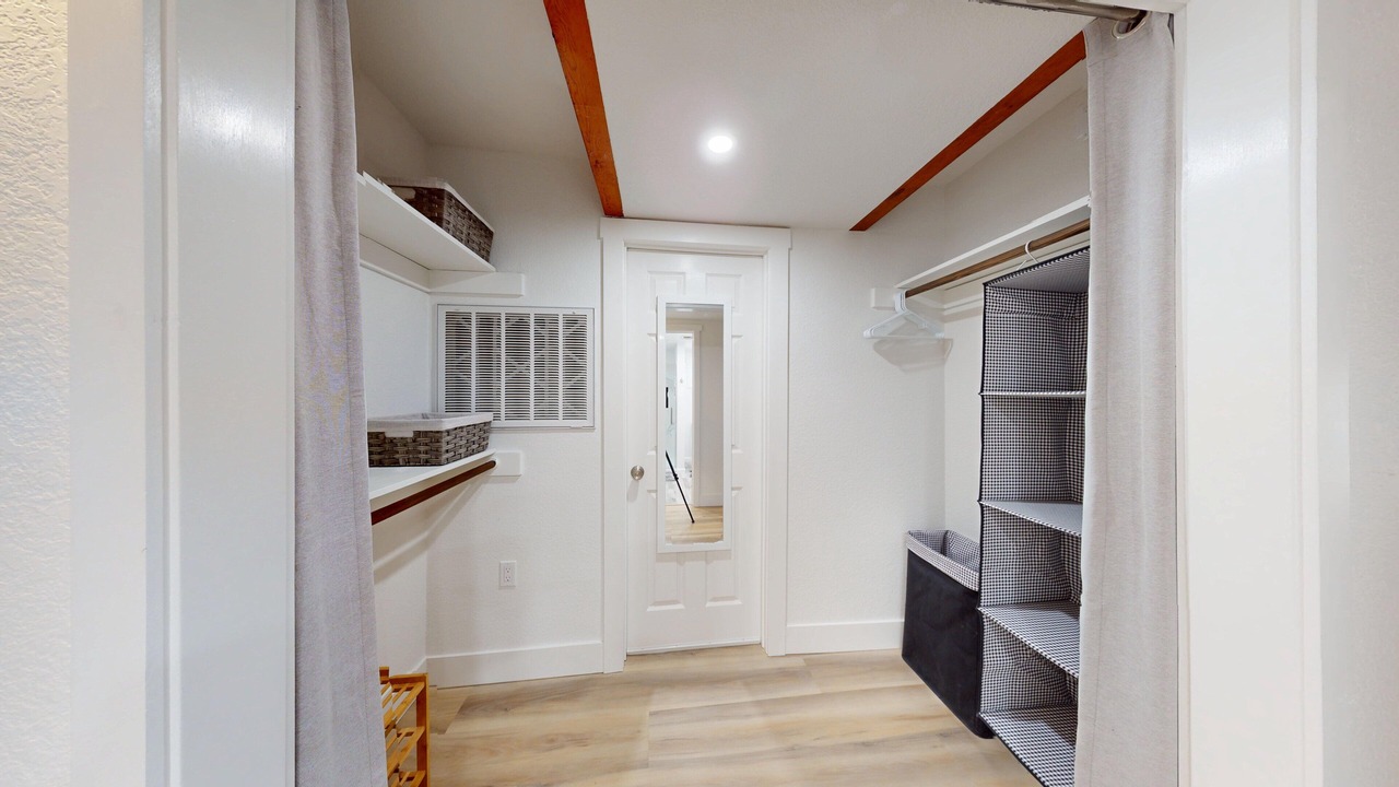 Photo of Bedroom in Groveland