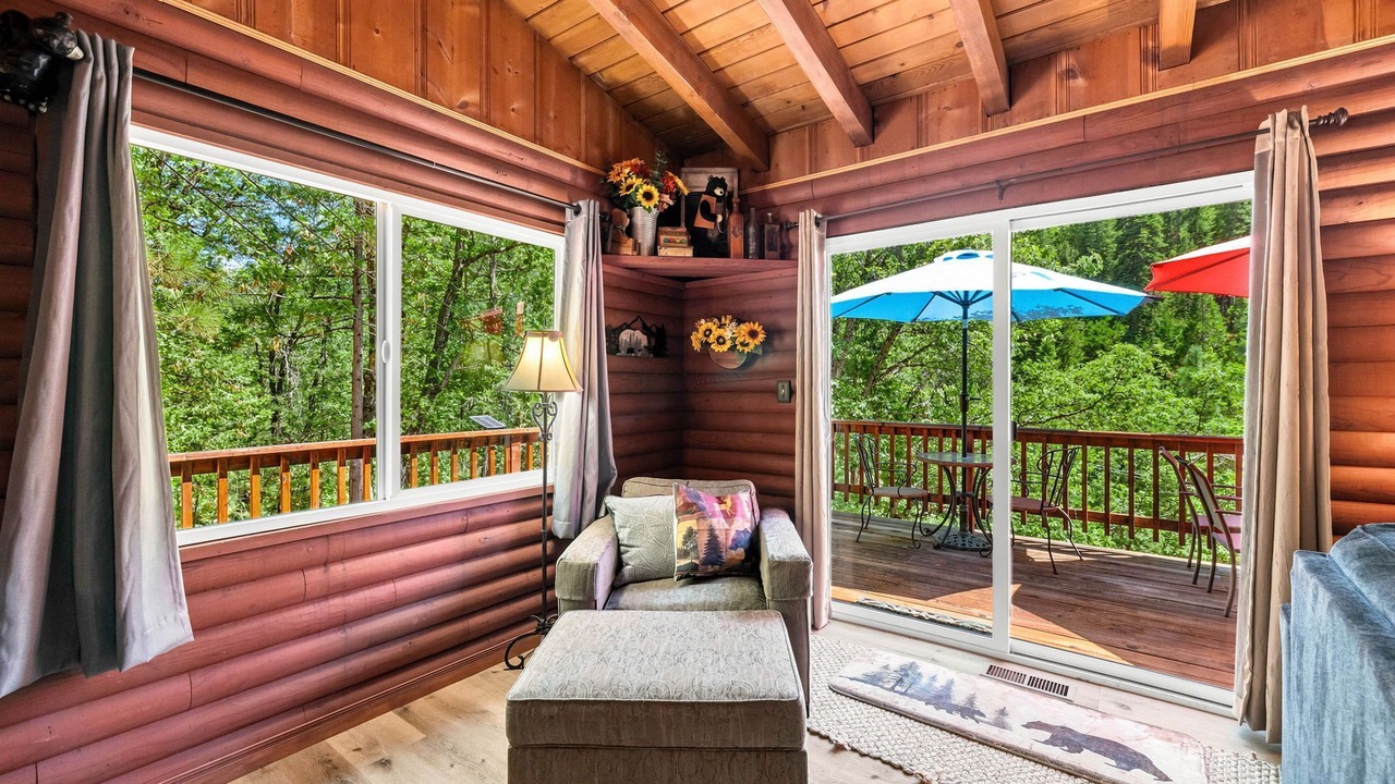 Photo of Livingroom in Phoenix Lake-Cedar Ridge