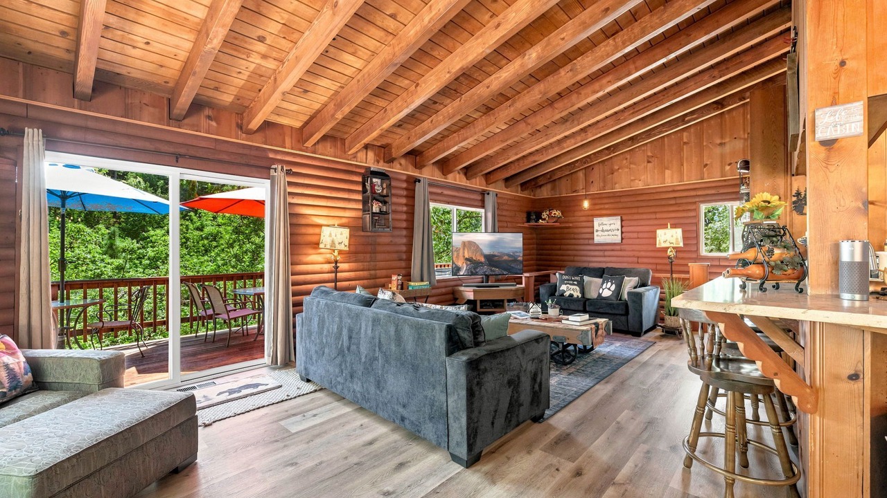 Photo of Livingroom in Phoenix Lake-Cedar Ridge
