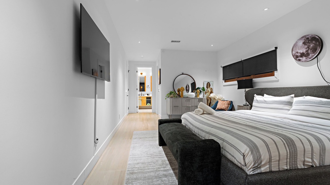 Photo of Bedroom in Beverly Grove