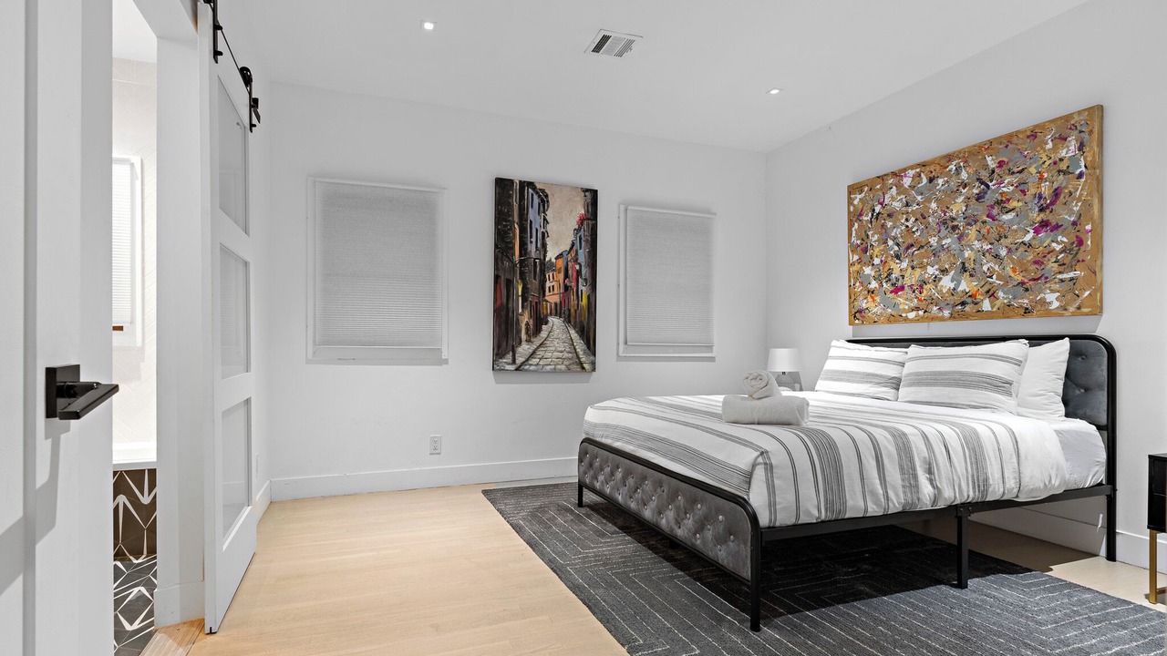 Photo of Bedroom in Beverly Grove