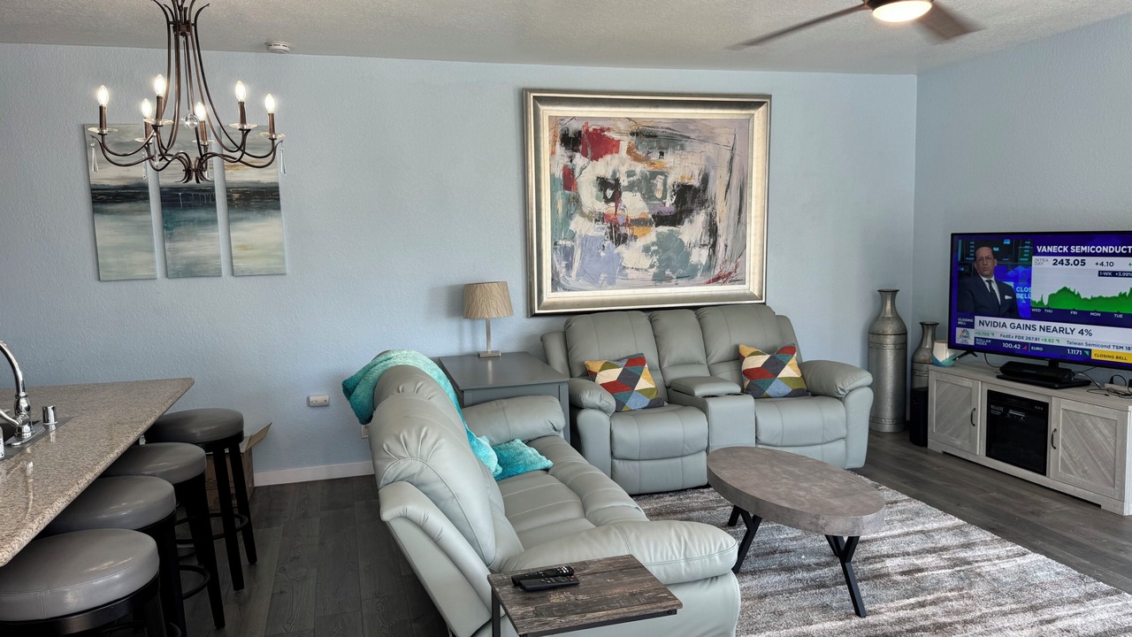 Photo of Livingroom in Lakeland Village