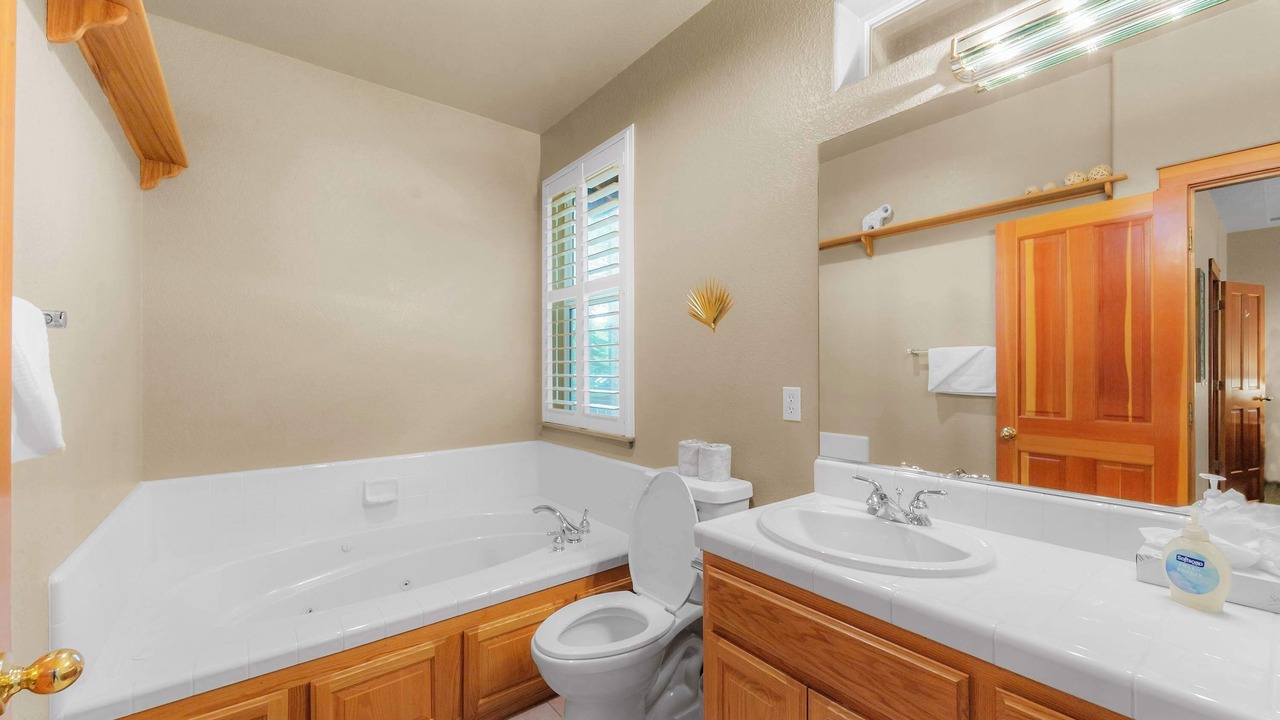 Photo of Bathroom in Country Club Estates