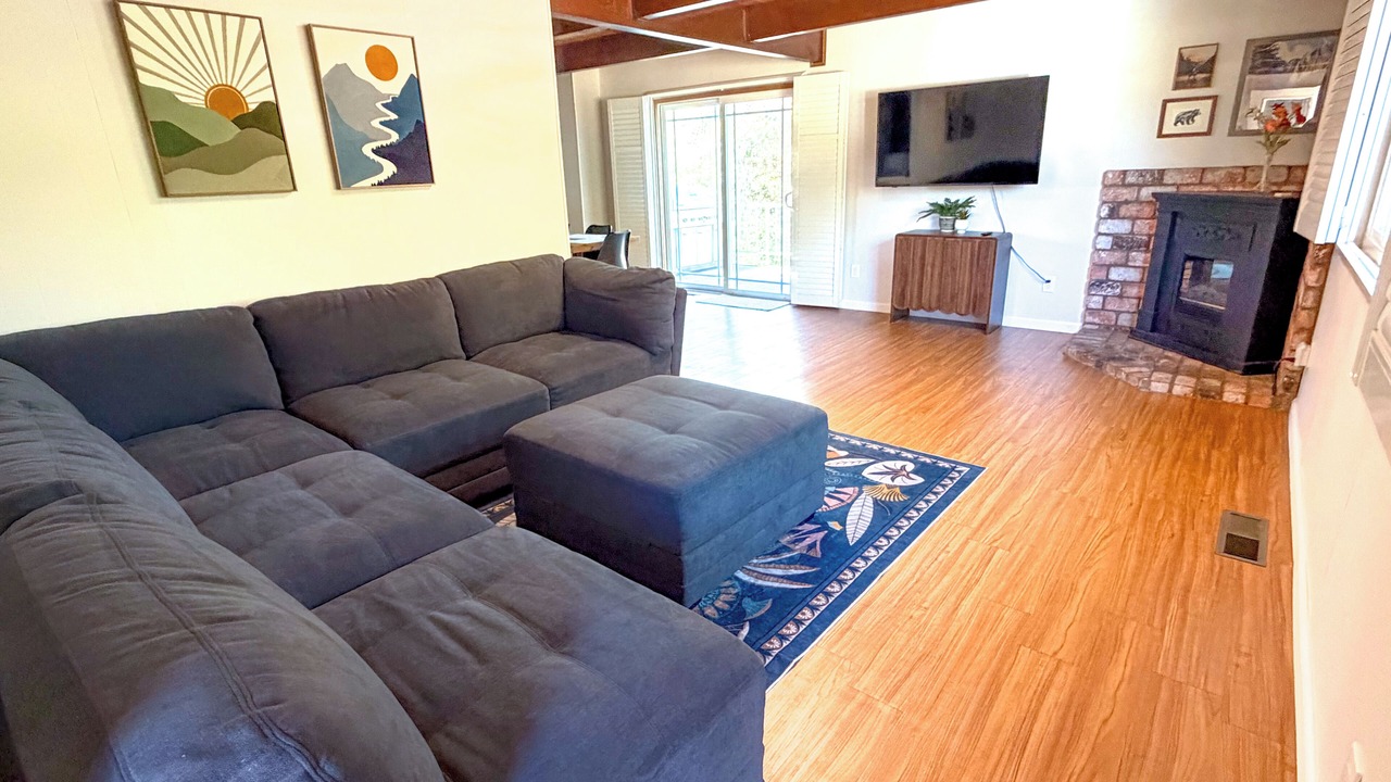 Photo of Livingroom in Groveland