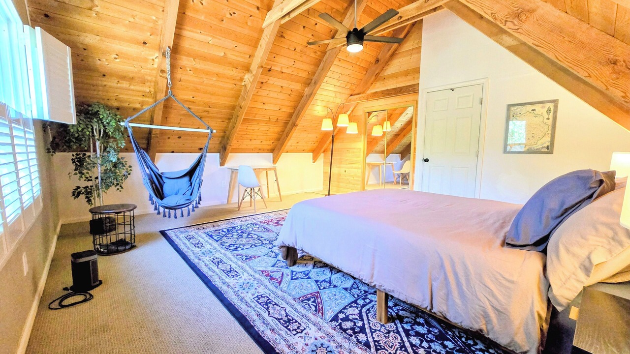 Photo of Bedroom in Groveland