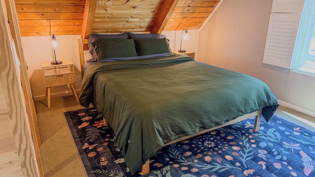 Photo of Bedroom in Groveland