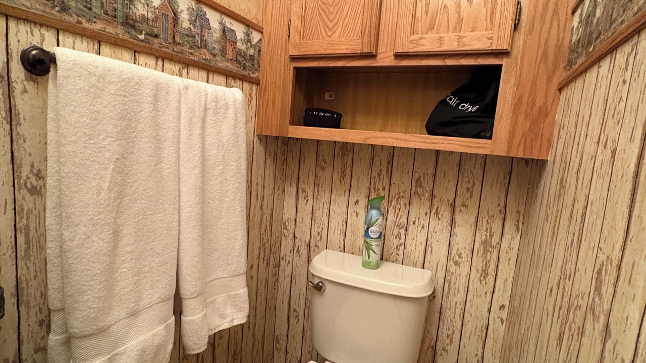 Photo of Bathroom in Pinecrest