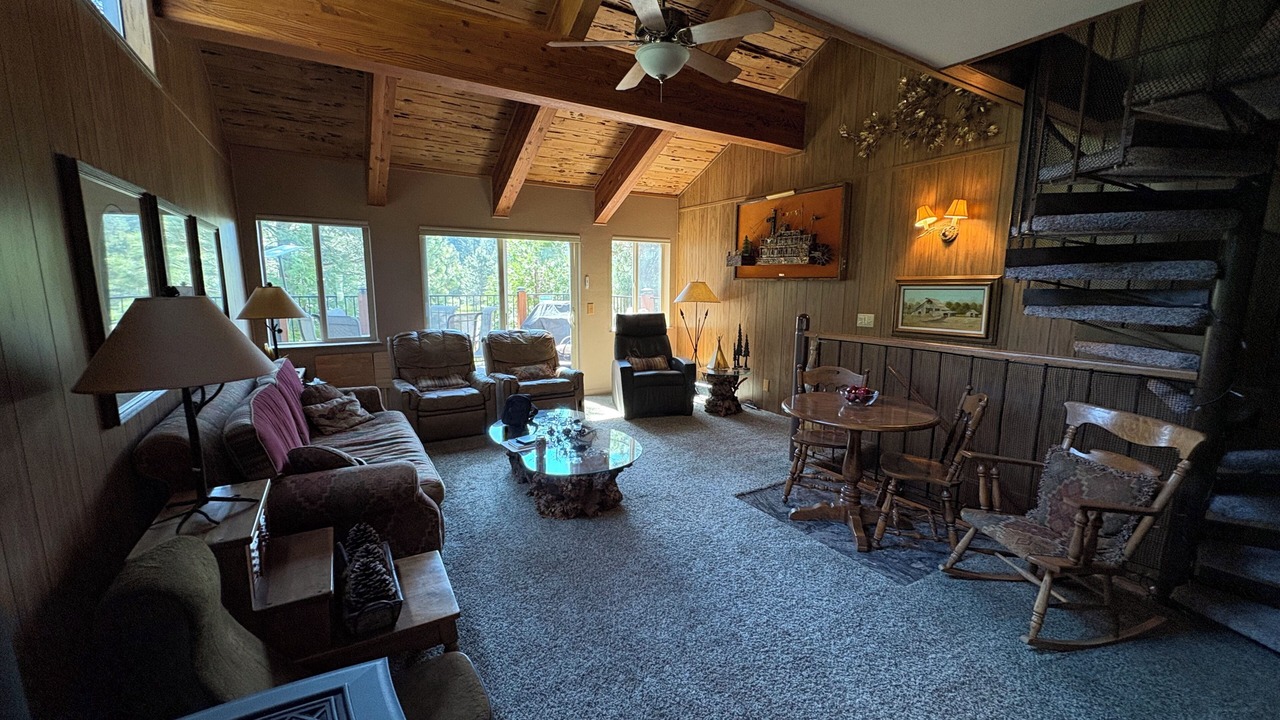 Photo of Livingroom in Pinecrest