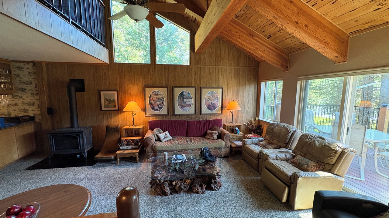 Photo of Livingroom in Pinecrest