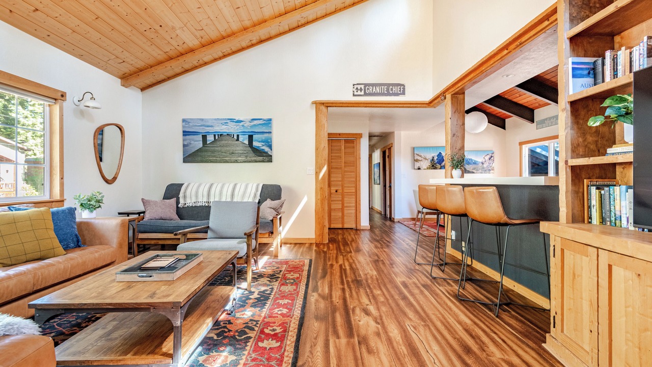 Photo of Livingroom in Tahoe Sierra Estates