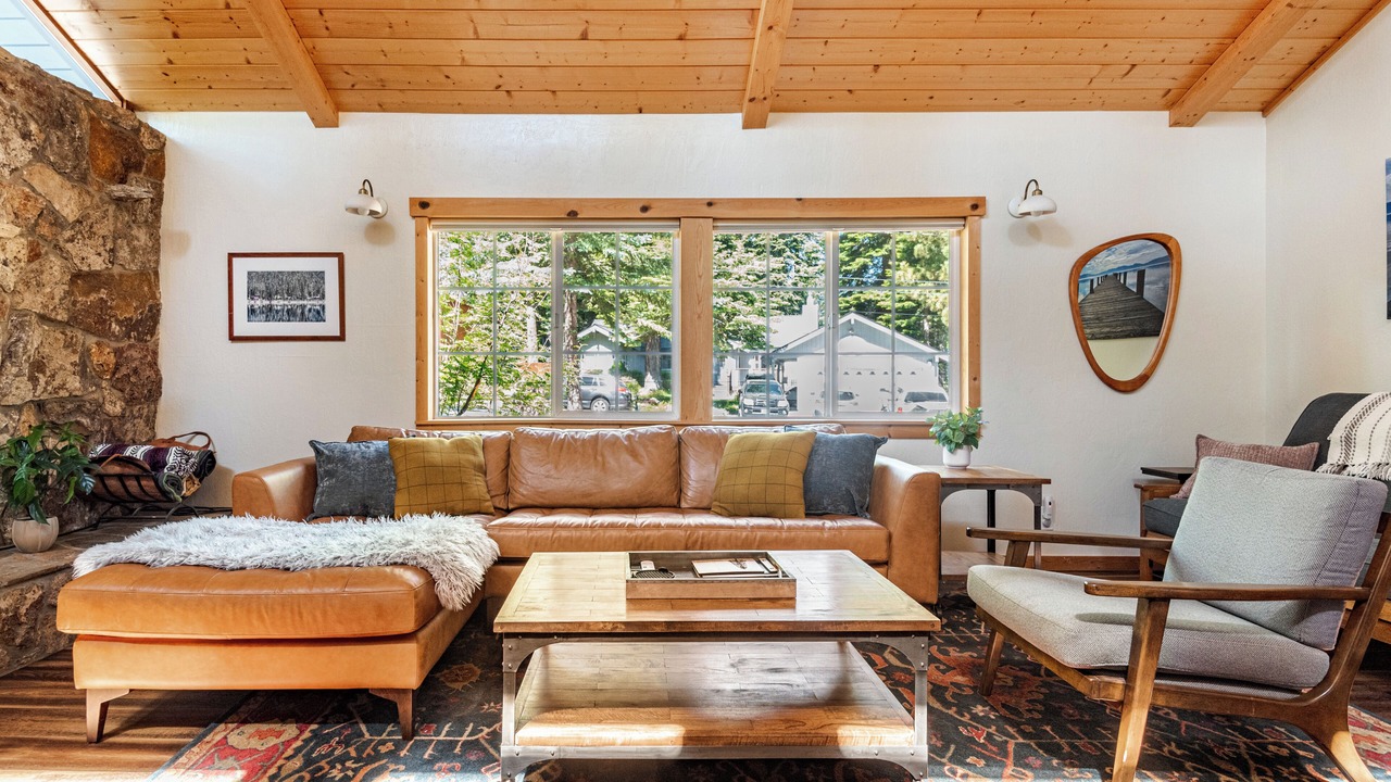 Photo of Livingroom in Tahoe Sierra Estates