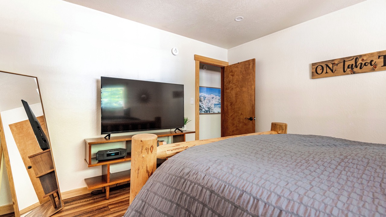Photo of Bedroom in Tahoe Sierra Estates
