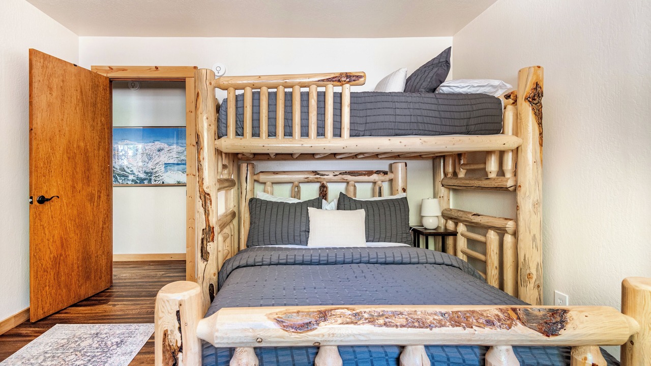 Photo of Bedroom in Tahoe Sierra Estates