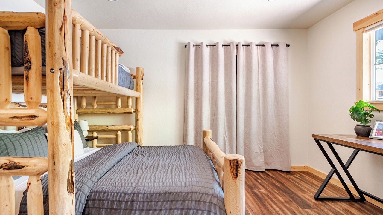 Photo of Bedroom in Tahoe Sierra Estates