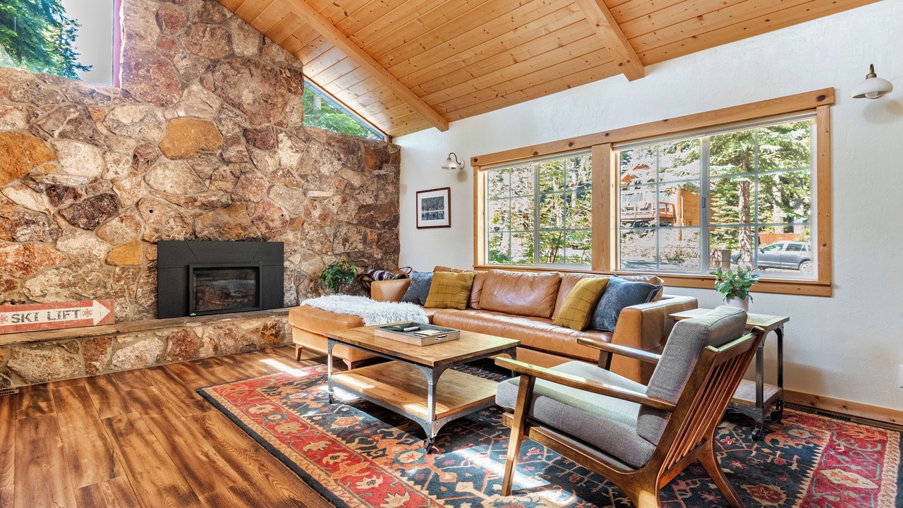 Photo of Livingroom in Tahoe Sierra Estates