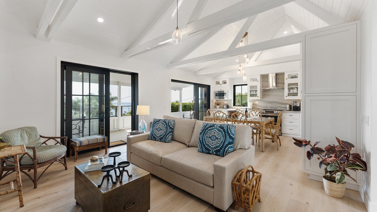 Photo of Livingroom in Summerland
