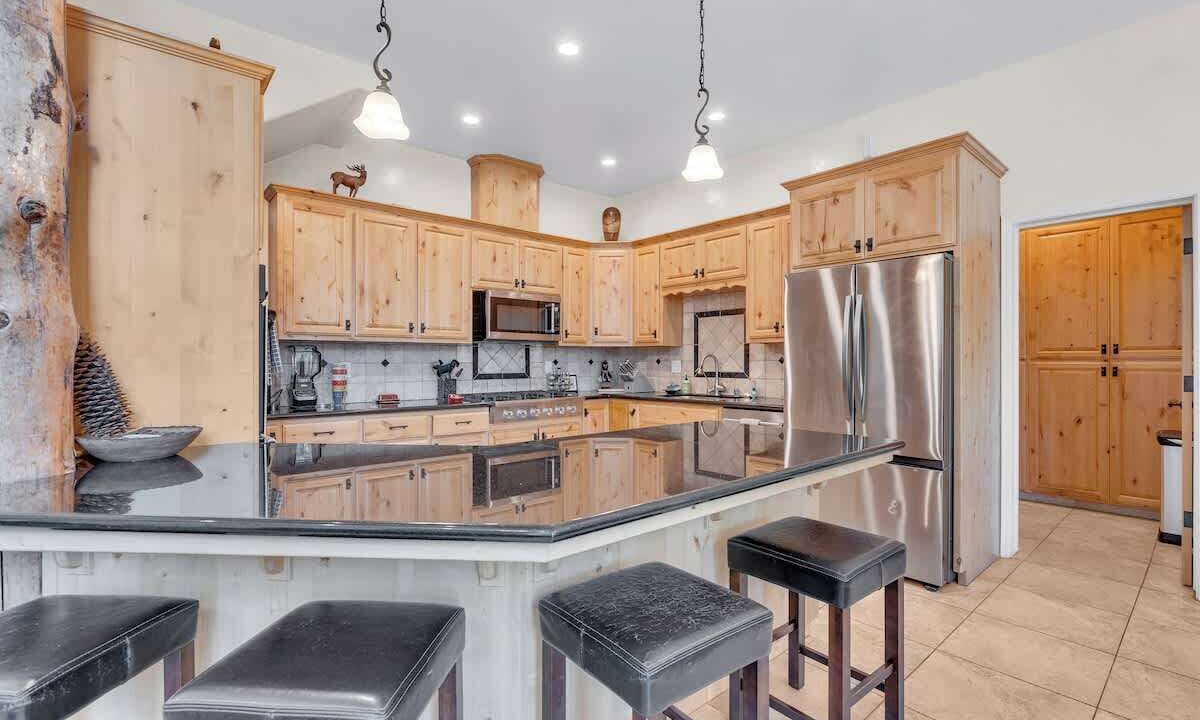 Photo of Kitchen in Shaver Lake
