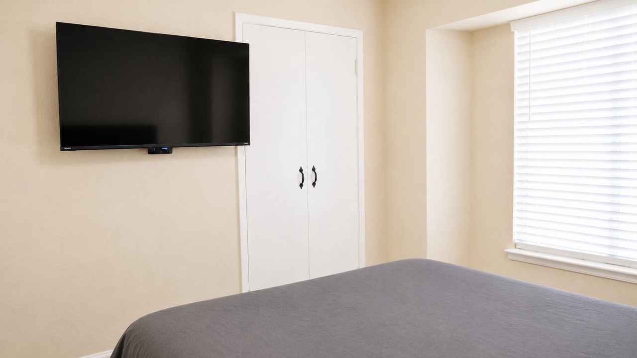 Photo of Bedroom in Hanford