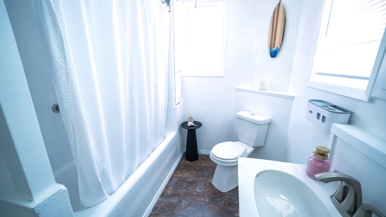 Photo of Bathroom in Pearblossom