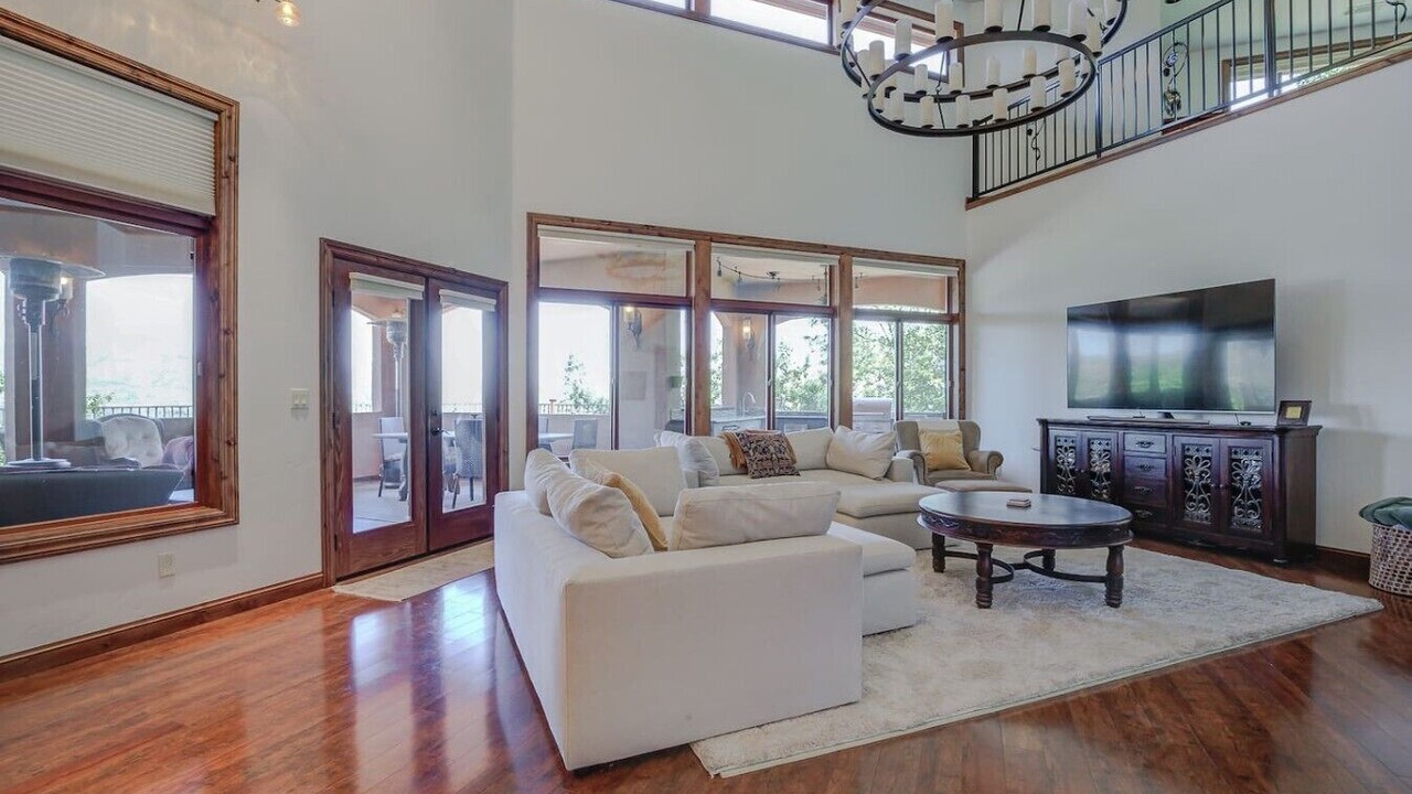 Photo of Livingroom in Redding