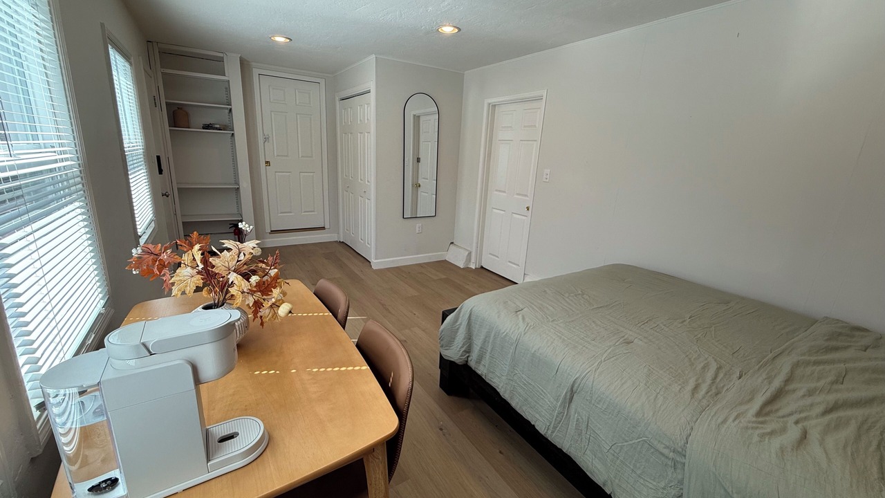 Photo of Bedroom in Estudillo Estates - Glen