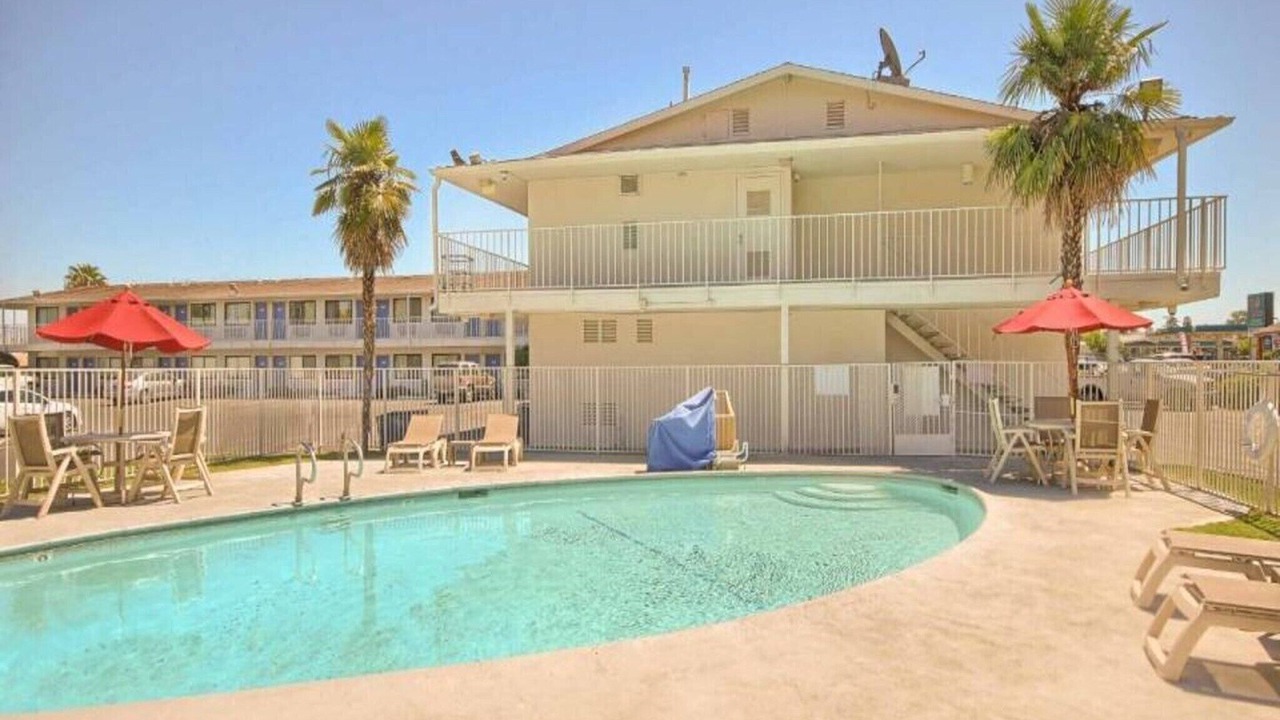 Photo of Outdoor in Raisin