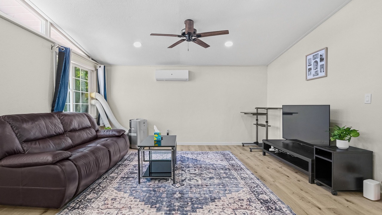 Photo of Livingroom in Tennyson - Alquire