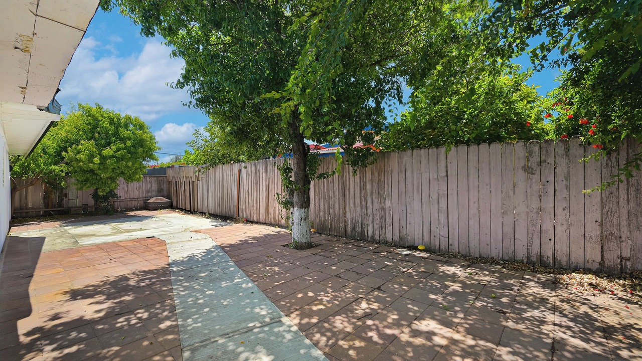 Photo of Outdoor in Tennyson - Alquire