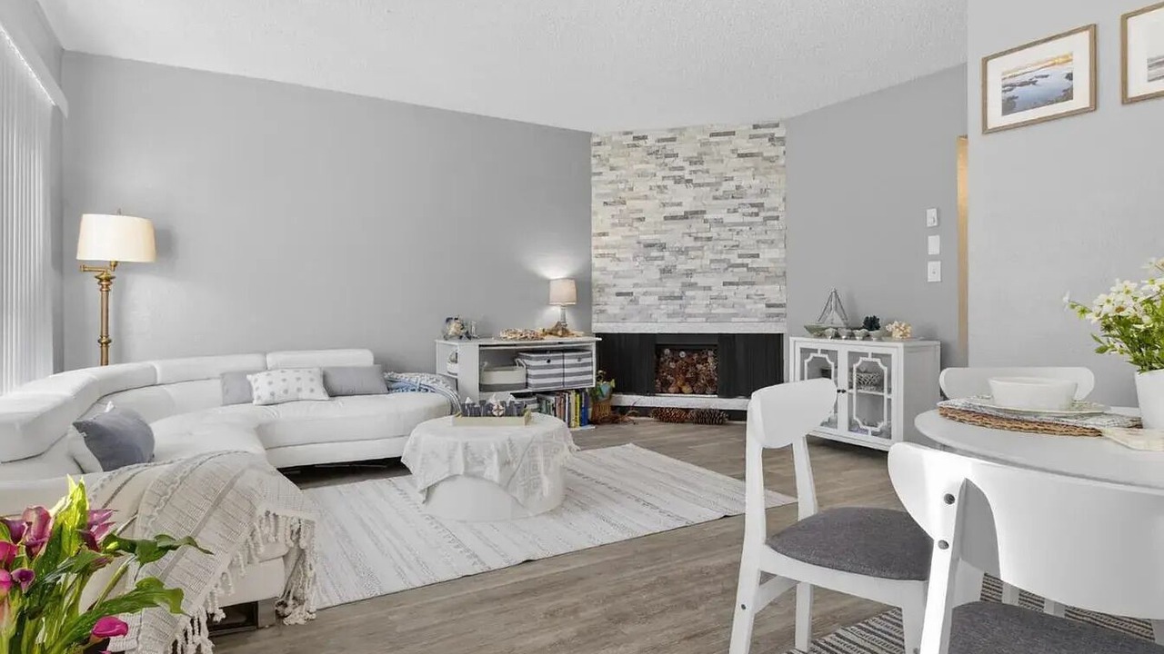 Photo of Livingroom in Monterey