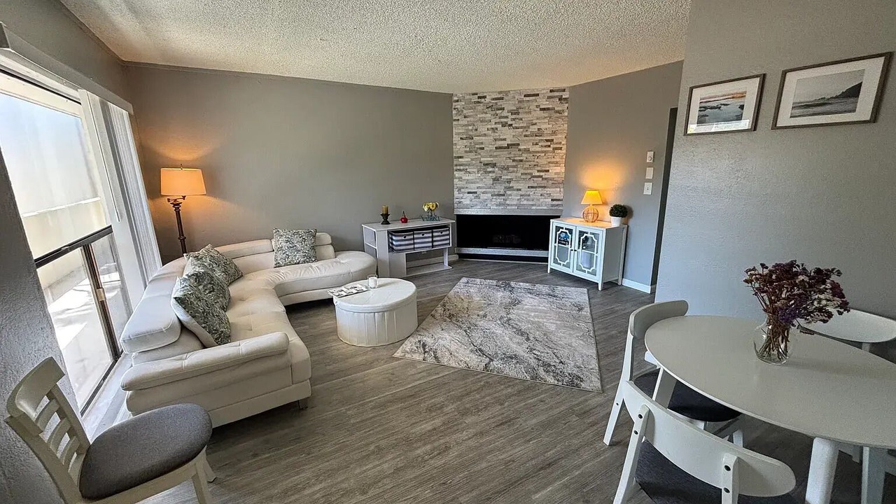 Photo of Livingroom in Monterey