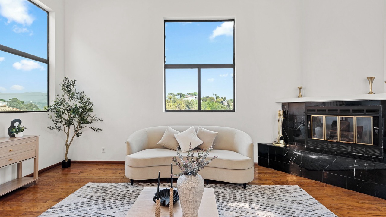 Photo of Livingroom in Silver Lake