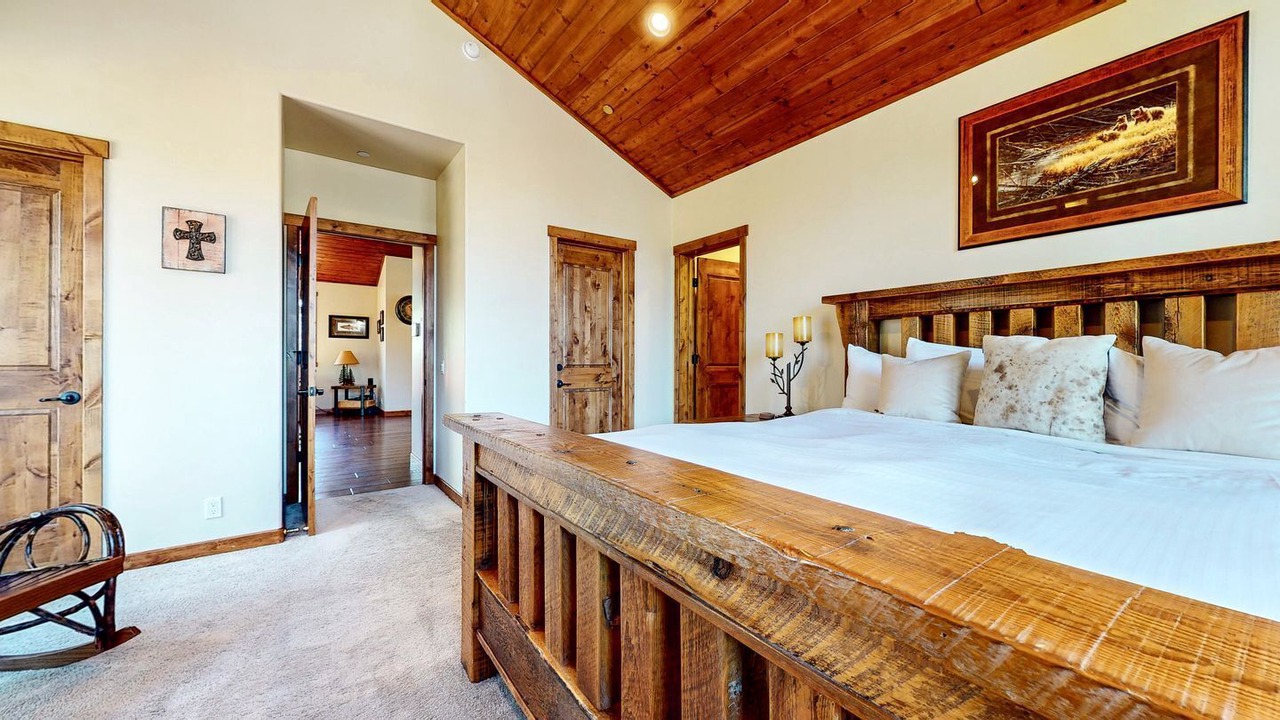 Photo of Bedroom in Mammoth Lakes