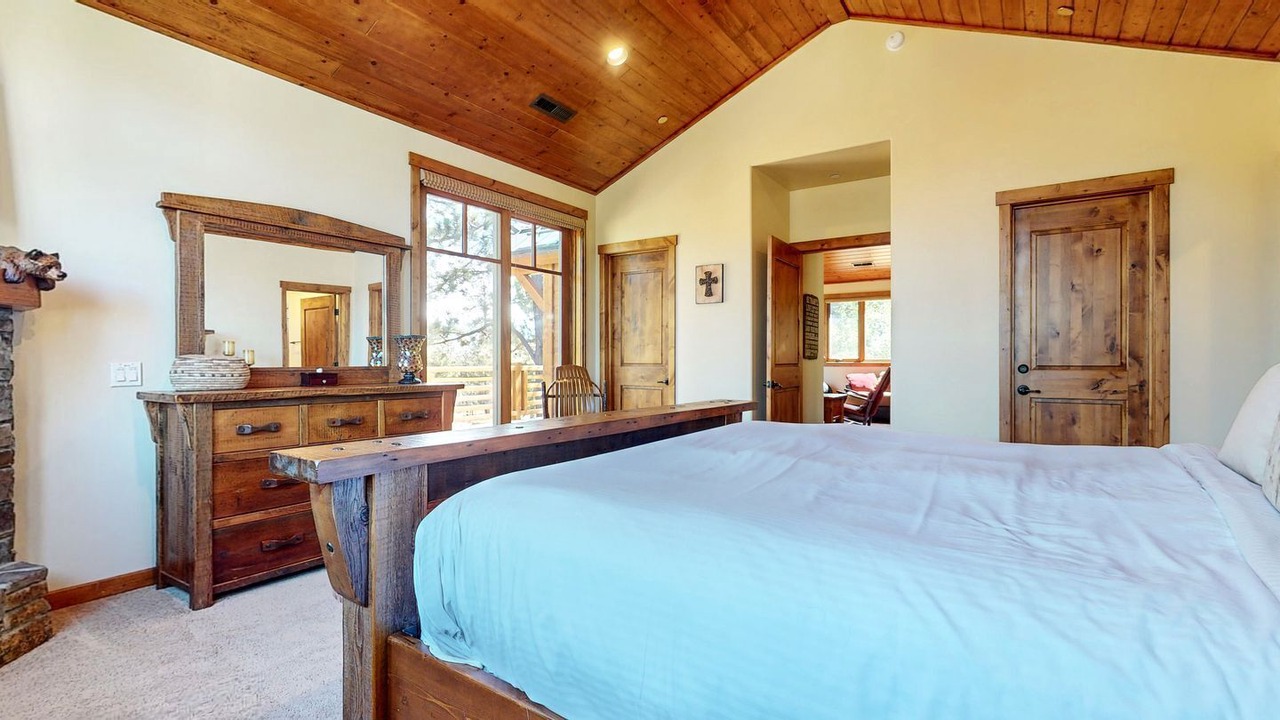Photo of Bedroom in Mammoth Lakes