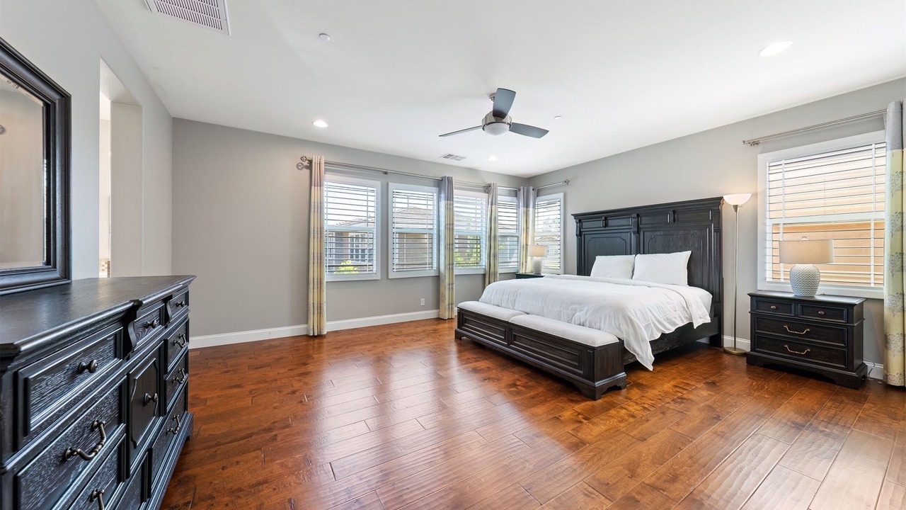 Photo of Bedroom in Lake Forest