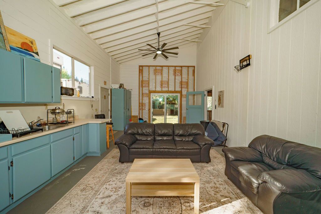 Photo of Livingroom in Weaverville