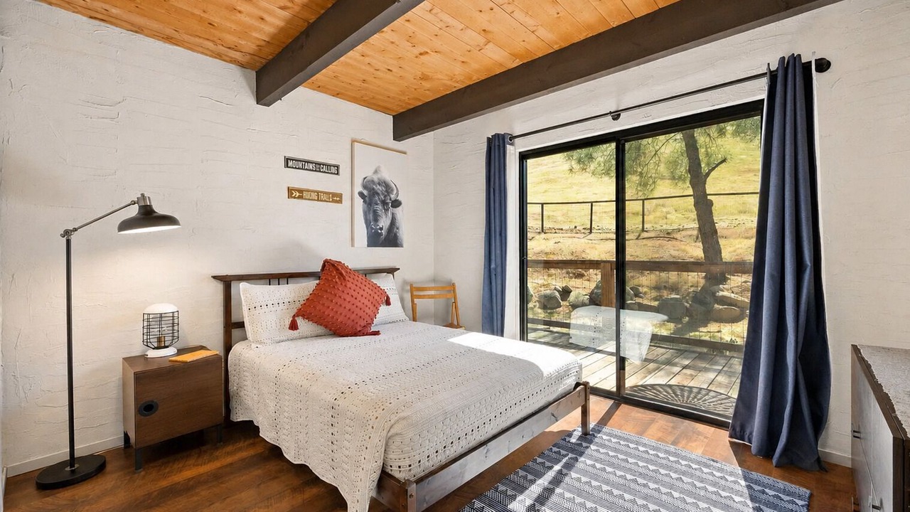 Photo of Bedroom in Kernville