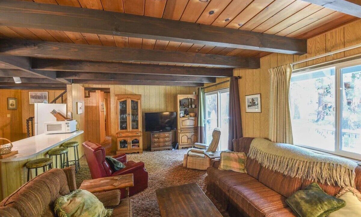 Photo of Livingroom in Phoenix Lake-Cedar Ridge