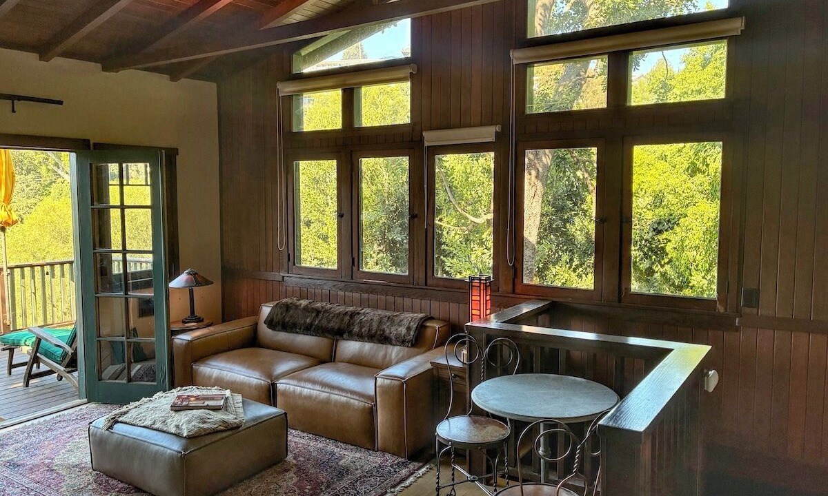 Photo of Livingroom in Hollywood Heights