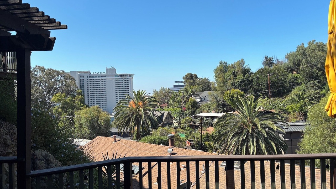 Photo of Outdoor in Hollywood Heights