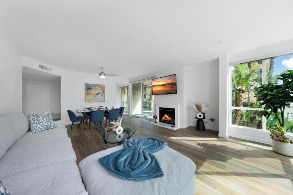 Photo of Livingroom in Marina del Rey