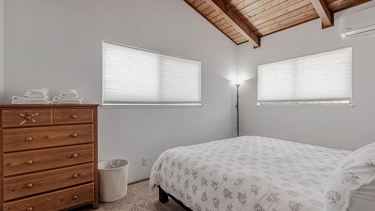Photo of Bedroom in Groveland