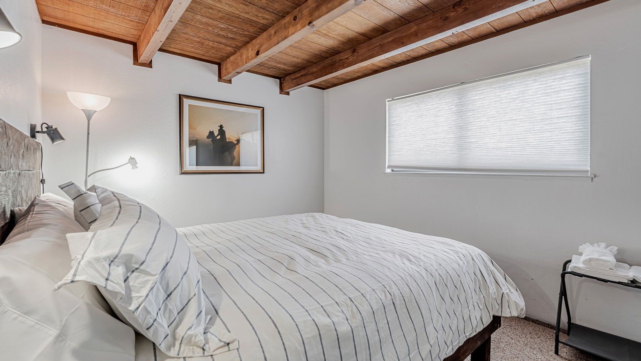 Photo of Bedroom in Groveland