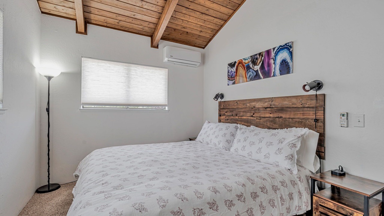 Photo of Bedroom in Groveland