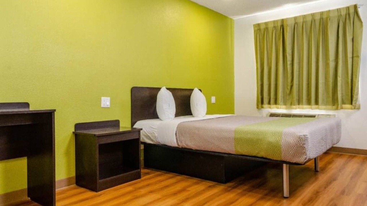 Photo of Others in Raisin
