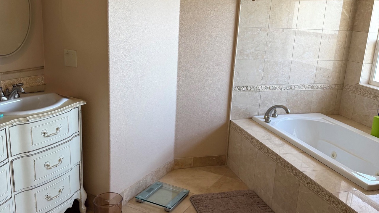 Photo of Bathroom in Oak Shores