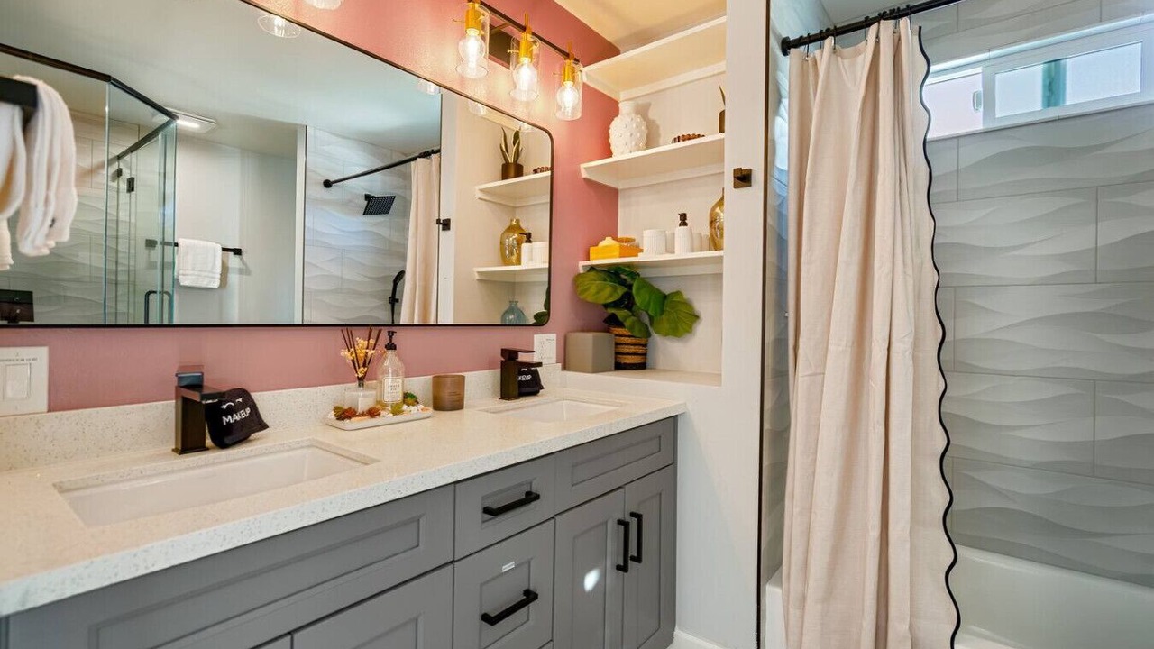 Photo of Bathroom in Sherwood Forest and Thistle Development