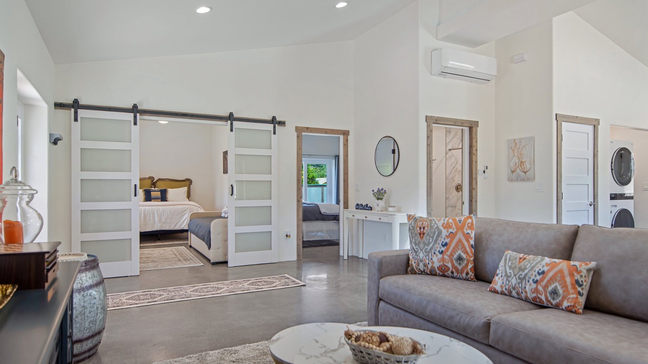 Photo of Livingroom in Kenwood
